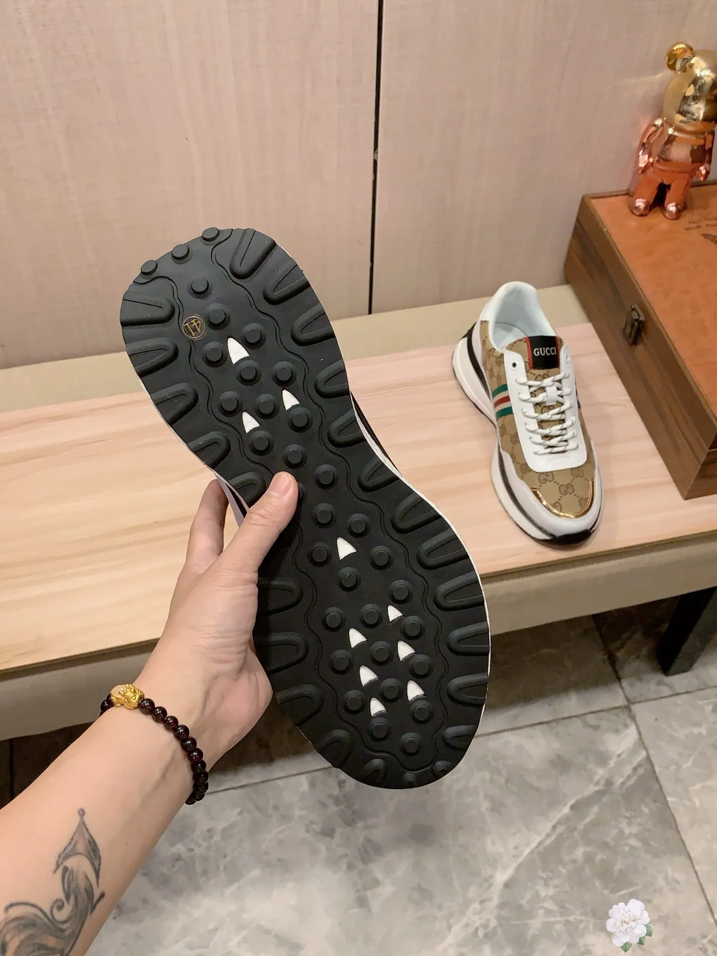 Men's men's shoes💰460💰💰🎩🎩[Lightning][Lightning] "GUCCI*" The latest and most popular casual shoes, top brands [Seduce] luxury~purchase, top~quality. [Strong] The upper is made of imported breathable cowhide with fabric material ➕ Breathable sheepskin feet (•) and fine workmanship. The original stylish and stylish soft rubber wear-resistant and non-slip outsole is light and comfortable on the feet. The real thing looks better when photographed in person. Code 004: Code: 38-44, 2️⃣colors selected